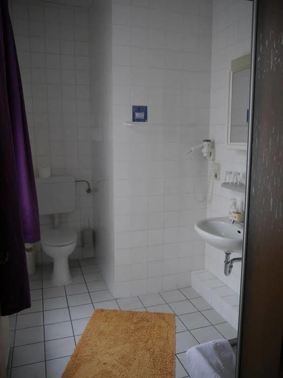 Hotel Zur Sonne Cottbus Bagian luar foto